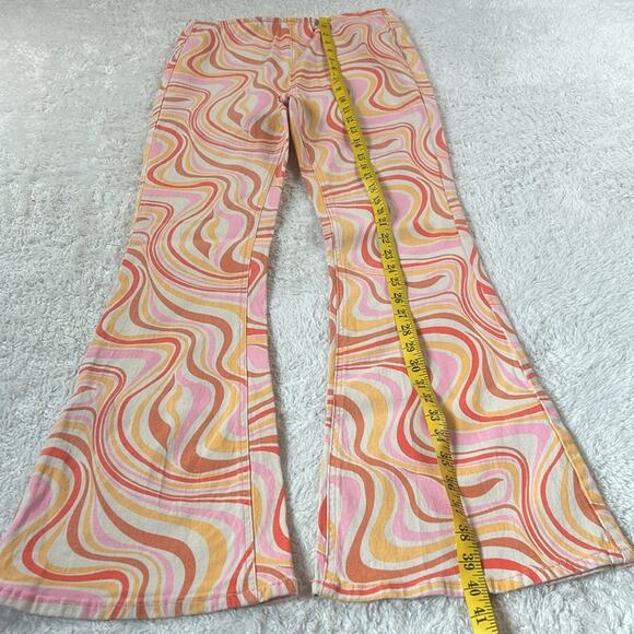 Easel Los Angeles Groovy patterned mod stretch high rise flare jeans, Medium - Picture 3 of 11